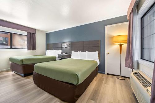 Queen Room with Two Queen Beds - Non-Smoking
