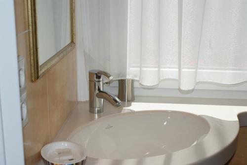 Hotel Altes Rathaus - image 3
