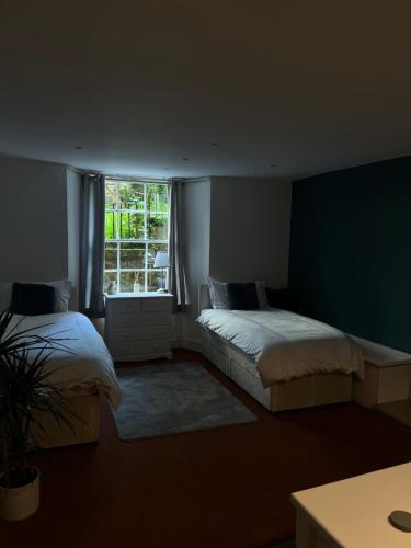 3 bedroom flat, Newtown, Edinburgh (photo 6)