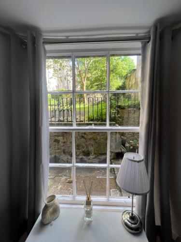 3 bedroom flat, Newtown, Edinburgh (photo 8)