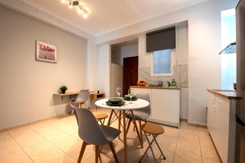 Spacious and modern one bedroom apartment 5