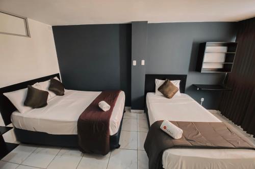 1 double bed, 1 twin bed