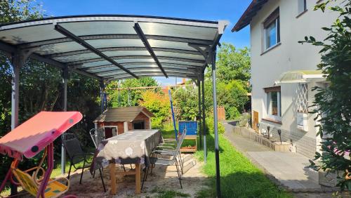 Familienfreundliche Ferienwohnung Eulennest in Grunberg