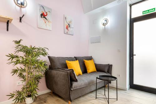 Marie Curie Flats, Lovely Loft 2