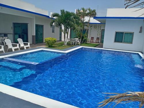 VillaGera ¡Tu casa en la playa! in Ursulo Galván, Mexico