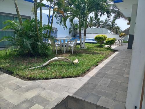 VillaGera ¡Tu casa en la playa! in Ursulo Galván, Mexico