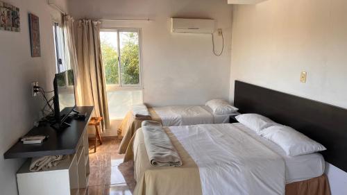 1 double bed, 1 twin bed