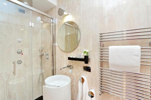 BQ House COLOSSEUM Luxury Rooms, Rom (Foto 9)