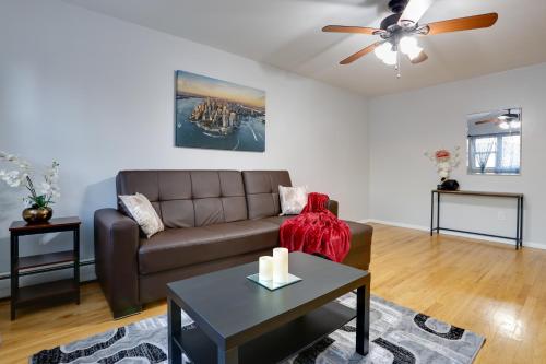 Ideally Located Jersey City Home, 8 Mi to NYC in Jersey City, USA