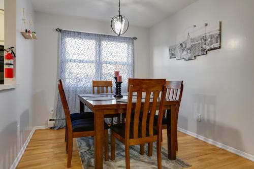 Ideally Located Jersey City Home, 8 Mi to NYC in Jersey City, USA