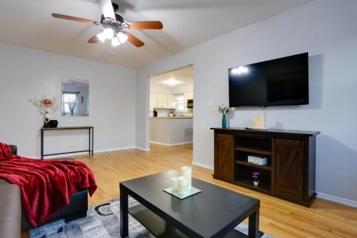 Ideally Located Jersey City Home, 8 Mi to NYC in Jersey City, USA