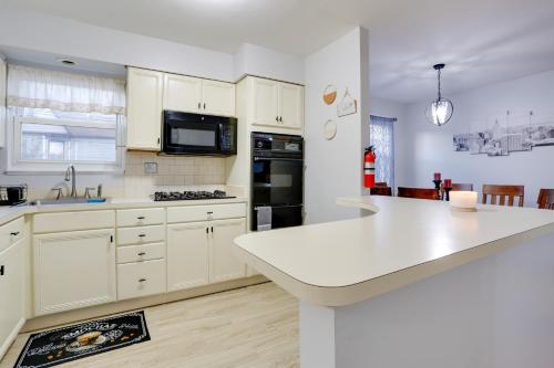 Ideally Located Jersey City Home, 8 Mi to NYC in Jersey City, USA