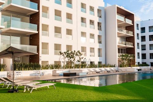 Marea Los Cabos Modern 3 BRD - Prime Location Near Beach & Marina Fast Wifi in Cabo San Lucas, Mexico