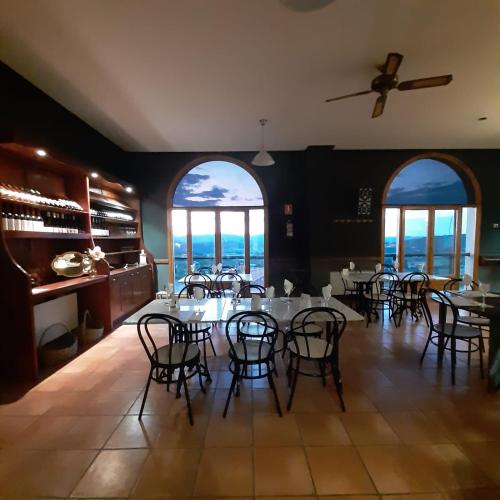 餐廳, Hostal Tastavins in 塔斯塔文斯佩納羅雅