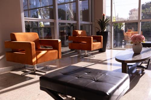 ล็อบบี้, HOTEL BOMBONATO UBERABA - Fácil Acesso ao Aeroporto e parque de Exposições ABCZ (HOTEL BOMBONATO UBERABA - Facil Acesso ao Aeroporto e parque de Exposicoes ABCZ) in อูเบอราบา