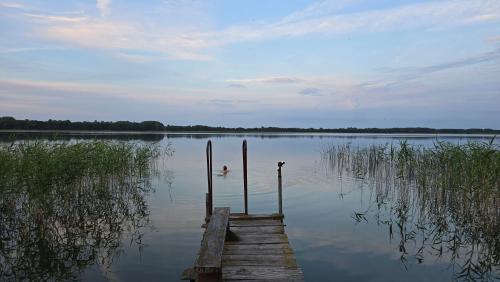 Skats, Dom na Suwalszczyźnie (Dom na Suwalszczyznie) in Hołny Majera