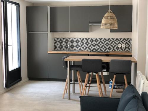 Kitchen, Cocon de douceur jardin et piscine in Les Camoins