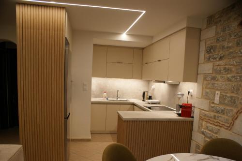 Thelea Mani Thelea Mani