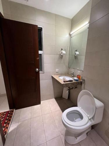 2BKH Apartment in DHA Lahore - image 5