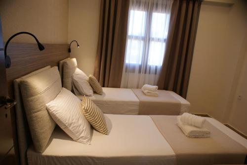 Thelea Mani Thelea Mani