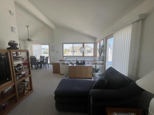 Modern Contemporary With Bayviews in Barnegat Light, USA