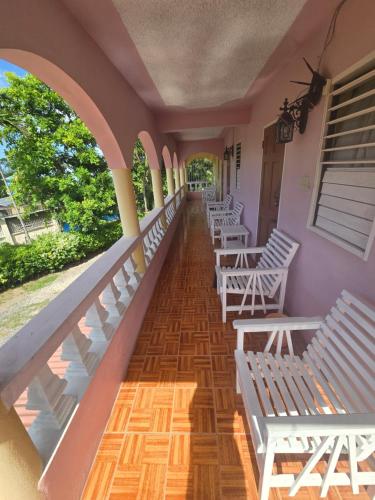 Varanda/terraço, Little Shaw Park Guest House in Ocho Rios