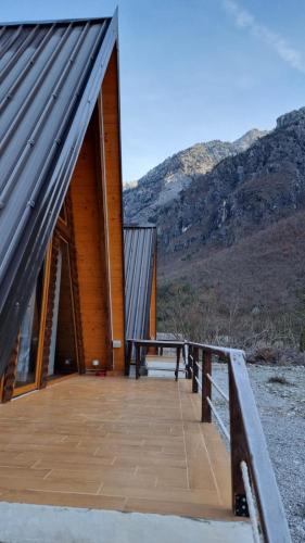 Balkon/terasa, Bungaja Chalets in Nderlysaj