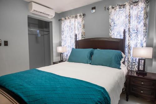 LeLuxe Cedar Valley Suite B in Piggotts
