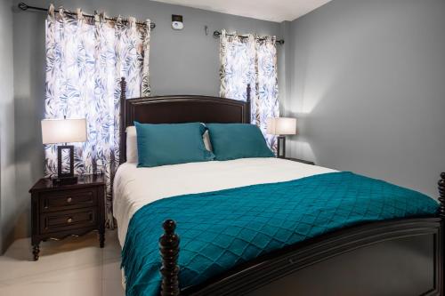 LeLuxe Cedar Valley Suite B in Piggotts