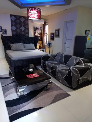 KANDI B11, Poolside, Free Netflix, 250 MBPS, 55 Smart TV, Deluxe King Bed, Fully Equipped Kitchen, Electric is Xtra, Angeles (foto 8)