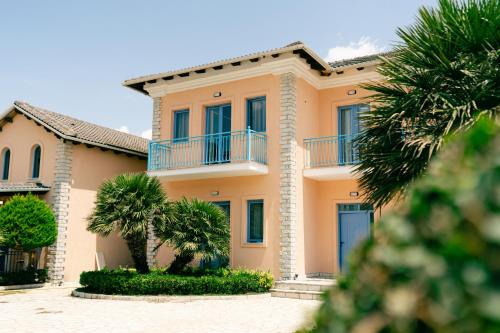 Kronos Village in Delvinë