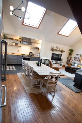 Cheerful 3-bedroom cabin with mountain view in East Jewett, USA