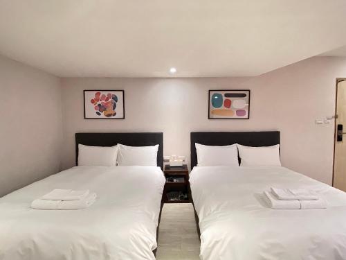 Economy Quadruple Room - No Window image 2