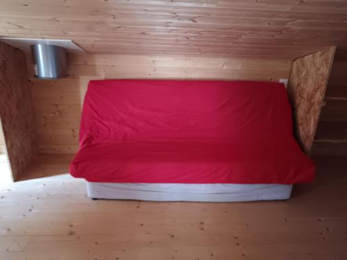 Chalet 50m2 climatisé (Chalet 50m2 climatise) in Montjoyer