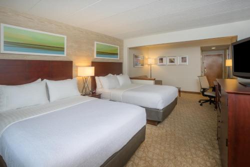 Standard Room with Two Queen Beds