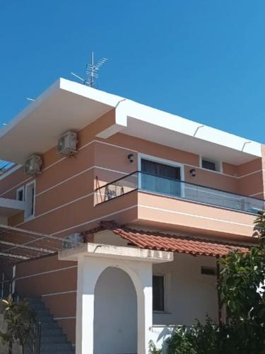 Miri's Villa, Sarandë