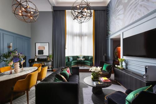 room detail thumbnail 1