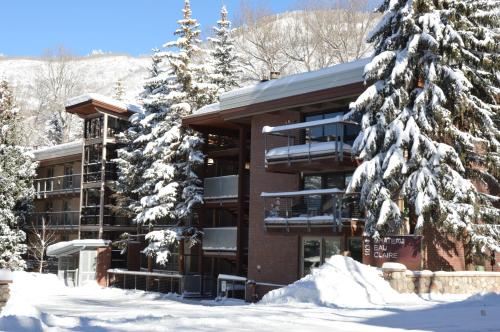 Chateau Eau Claire 9, Newly Renovated Condo with River Views, Hot Tub, Pool, Fitness Center Access Chateau Eau Claire 9, Newly Renovated Condo with River Views, Hot Tub, Pool, Fitness Center Access