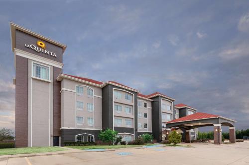 La Quinta by Wyndham Mt. Pleasant - image 12