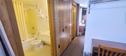 Fürdőszoba, Keystone Hotel in Valdez (AK)