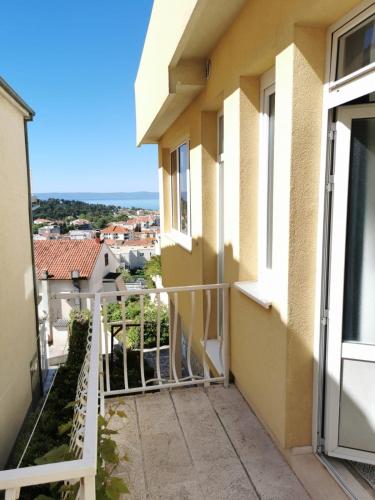 Double Room with Balcony and Sea View image 5