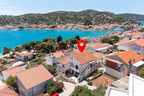 Apartments by the sea Tisno Murter - 812 