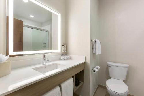 Holiday Inn Express Belgrade-Bozeman Area an IHG Hotel - image 2
