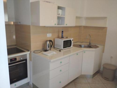 Apartments with parking space Bol Brac - 12980 - image 5
