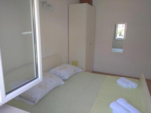 One-Bedroom Apartment with Balcony and Sea View image 10