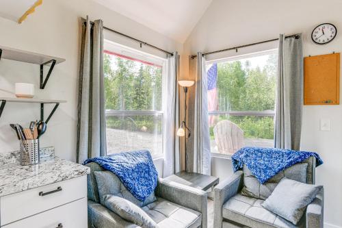 Cozy Houston Getaway with Fire Pit and Lake Access!