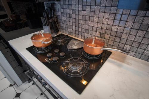 3BR Art House in Montrose with Free Park in Houston, USA