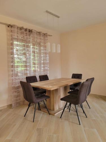 Four-Bedroom Holiday Home image 8