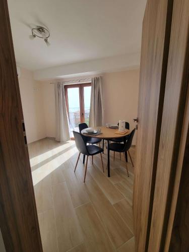 Four-Bedroom Holiday Home image 5