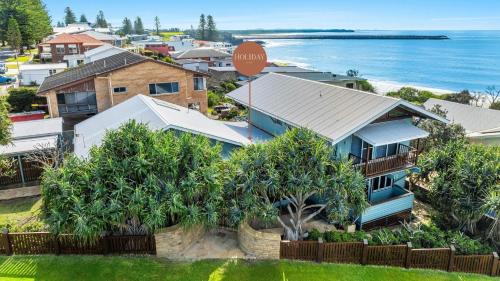 Allawah Cottage - Historic Beachside Retreat - Holiday Yamba